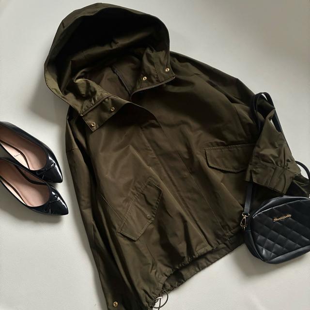 ◆美品◆アウィーエフ◆オーバーサイズマウンテンパーカー◆金ボタン◆カーキ◆M < 女性ファッション ◆美品◆アウィーエフ◆オーバーサイズマウンテンパーカー◆金ボタン◆カーキ◆M < 女性ファッションの