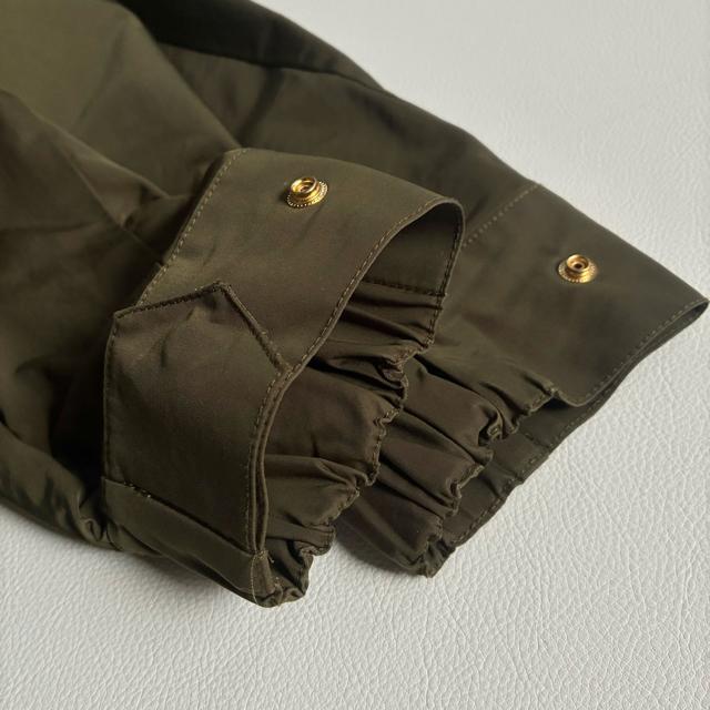 ◆美品◆アウィーエフ◆オーバーサイズマウンテンパーカー◆金ボタン◆カーキ◆M < 女性ファッション ◆美品◆アウィーエフ◆オーバーサイズマウンテンパーカー◆金ボタン◆カーキ◆M < 女性ファッションの