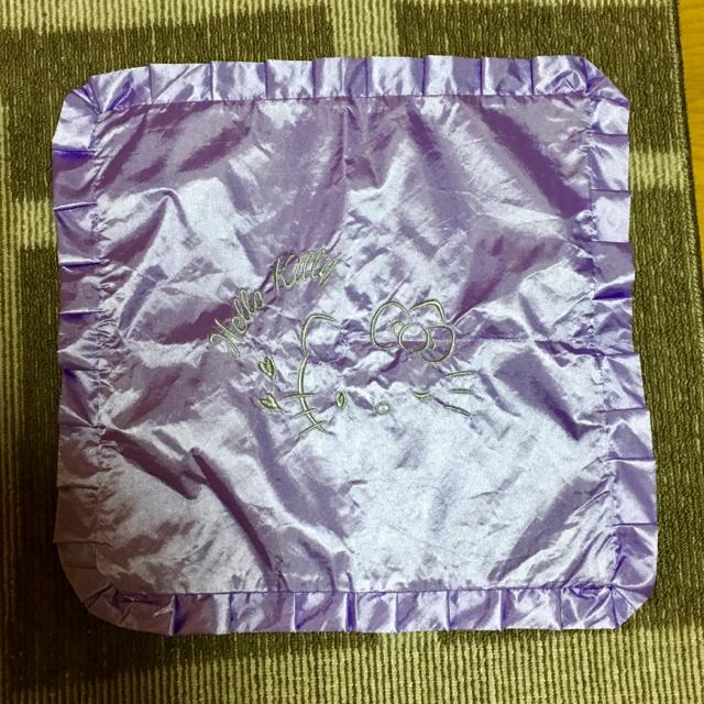 サンリオ・ハローキティ刺繍素材切替フリルクッションカバー < おもちゃ  サンリオ・ハローキティ刺繍素材切替フリルクッションカバー  < おもちゃの