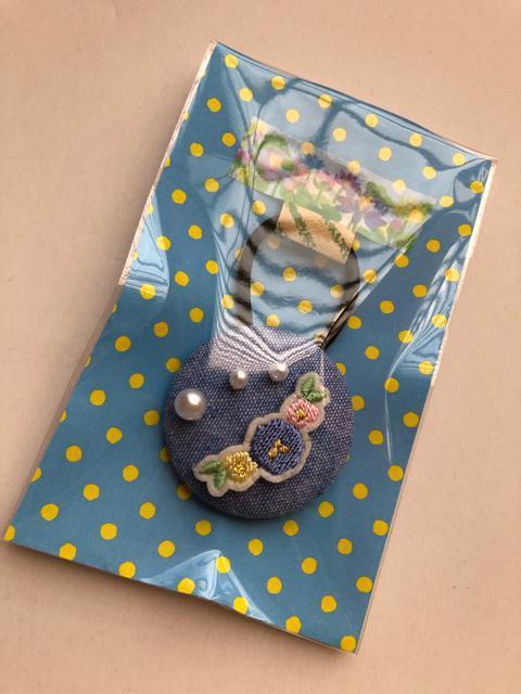 ハンドメイド ヘアゴム 特大 くるみボタン かわいいお花♪ ブルー < 女性ファッション  ハンドメイド ヘアゴム 特大 くるみボタン かわいいお花♪ ブルー < 女性ファッションの