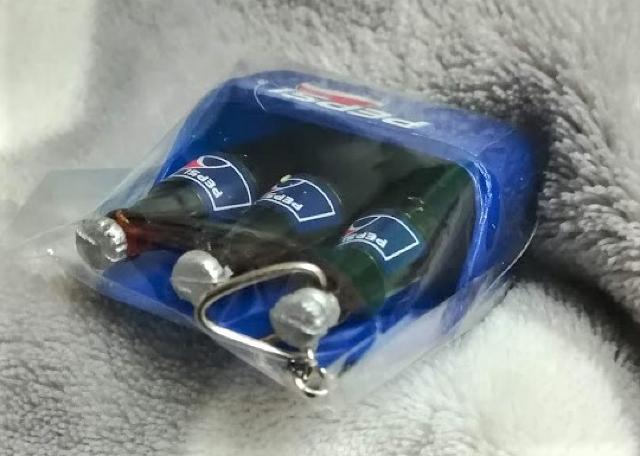 ミニチュア★ペプシコーラ3本★キーホルダー★ケースつき★ < 男性ファッション  ミニチュア★ペプシコーラ3本★キーホルダー★ケースつき★ < 男性ファッションの