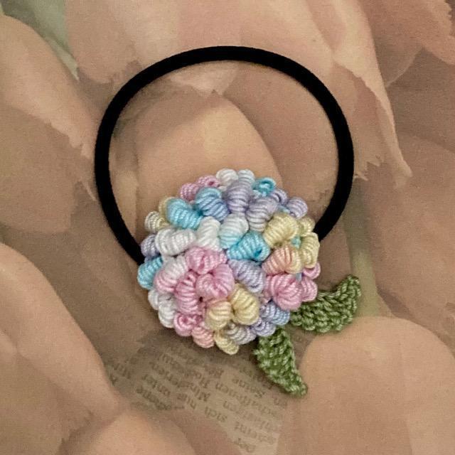 ハンドメイド♪レース編み コイル編みお花モチーフのヘアゴム < 女性ファッション  ハンドメイド♪レース編み コイル編みお花モチーフのヘアゴム  < 女性ファッションの