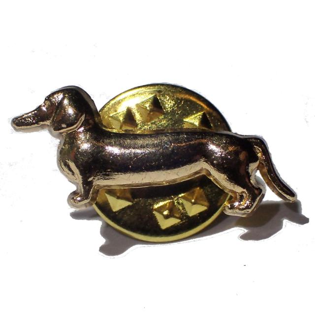ダックスフンド ダックスフント 犬 イヌ バッジ ピンバッジ ピンズ ブローチ 金色 ゴールド色 < 女性アクセサリー/時計  ダックスフンド ダックスフント 犬 イヌ バッジ ピンバッジ ピンズ ブローチ 金色 ゴールド色  < 女性アクセサリー/時計の