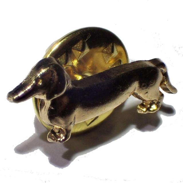 ダックスフンド ダックスフント 犬 イヌ バッジ ピンバッジ ピンズ ブローチ 金色 ゴールド色 < 女性アクセサリー/時計  ダックスフンド ダックスフント 犬 イヌ バッジ ピンバッジ ピンズ ブローチ 金色 ゴールド色 < 女性アクセサリー/時計の