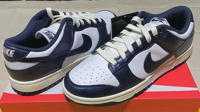 NIKE WMNS DUNK LOW PRM  MidnightNavy and Whith  25.5cm 新品未使用 < ブランド  NIKE WMNS DUNK LOW PRM  MidnightNavy and Whith  25.5cm 新品未使用 < ブランドの