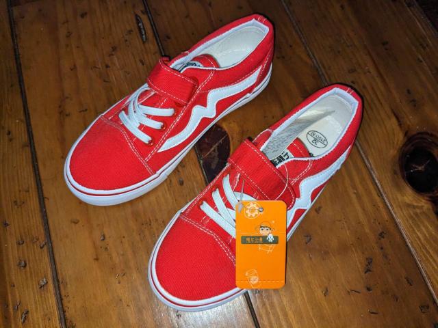 新品 20cm レディース スニーカー レッド シューズ ローカット 靴 < キッズ/ベビー  新品 20cm レディース スニーカー レッド シューズ ローカット 靴  < キッズ/ベビーの