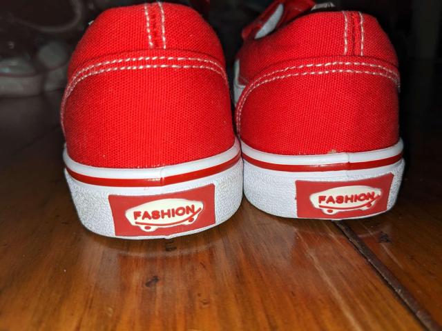 新品 20cm レディース スニーカー レッド シューズ ローカット 靴 < キッズ/ベビー  新品 20cm レディース スニーカー レッド シューズ ローカット 靴 < キッズ/ベビーの