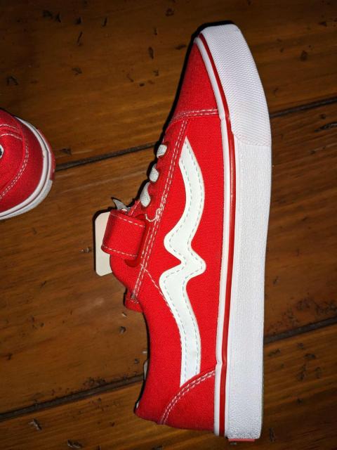 新品 20cm レディース スニーカー レッド シューズ ローカット 靴 < キッズ/ベビー  新品 20cm レディース スニーカー レッド シューズ ローカット 靴 < キッズ/ベビーの