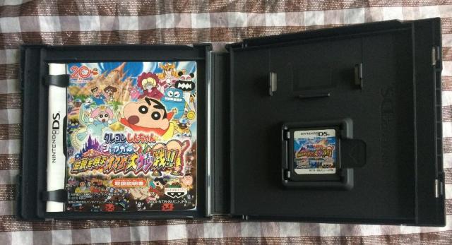 クレヨンしんちゃん ショックガ~ン! 伝説を呼ぶオマケ大ケツ戦!! DS 公式ガイドブック 攻略本 Shin-Chan Guide < ゲーム本体/ソフト クレヨンしんちゃん ショックガ~ン! 伝説を呼ぶオマケ大ケツ戦!! DS 公式ガイドブック 攻略本 Shin-Chan Guide < ゲーム本体/ソフトの