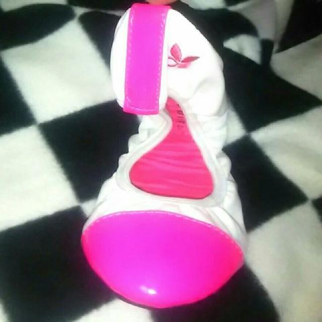 新品★ BUTTERFLY TWISTS携帯シューズ巾着袋付S < 女性ファッション  新品★ BUTTERFLY TWISTS携帯シューズ巾着袋付S < 女性ファッションの