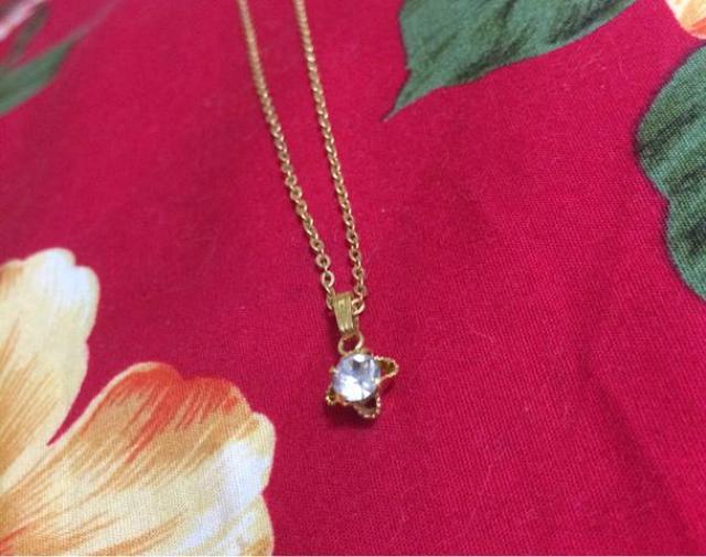 ☆一粒ストーンネックレス☆首元にワンポイントの光☆ < 女性アクセサリー/時計  ☆一粒ストーンネックレス☆首元にワンポイントの光☆ < 女性アクセサリー/時計の