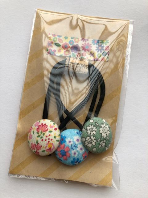 ハンドメイド ヘアゴム くるみボタンセット コットン 小花♪ < 女性ファッション  ハンドメイド ヘアゴム くるみボタンセット コットン 小花♪ < 女性ファッションの