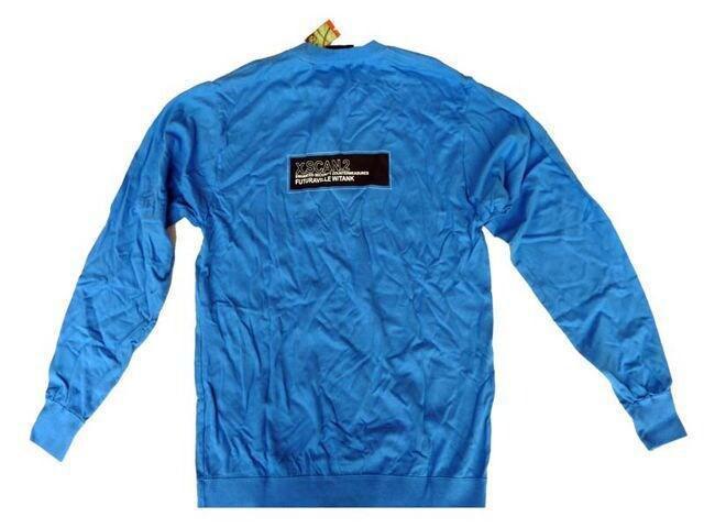 fbhXgf t[`2000@FUTURA2000Vi}nVvStuss  jt@bV 