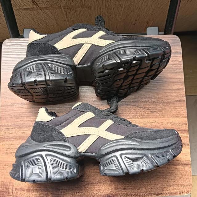 新品 23cm レディース スニーカー ブラック シューズ 靴 身長アップ < 女性ファッション  新品 23cm レディース スニーカー ブラック シューズ 靴 身長アップ < 女性ファッションの