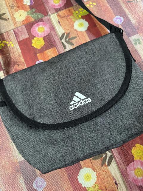 ӂ߂āadidasENIKEgbvXEV_[obN3_܂Ƃߔ聚1000~X^[g