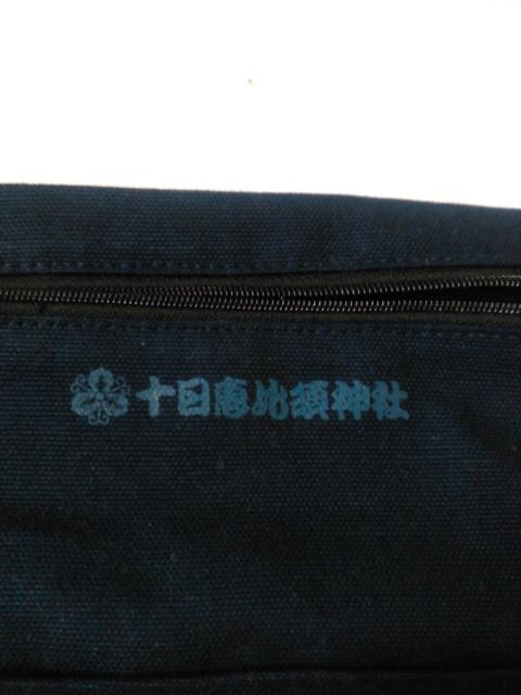 中古品 ポーチ 小物入れ 縦約18.5p 横約18p 紺色 < 女性ファッション  中古品 ポーチ 小物入れ 縦約18.5p 横約18p 紺色 < 女性ファッションの