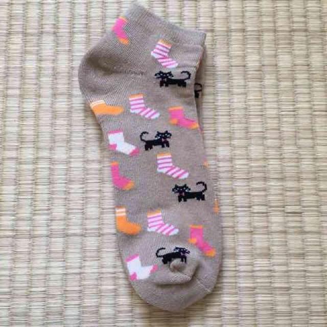 猫キャラクター柄ソックス。ベージュ < 女性ファッション  猫キャラクター柄ソックス。ベージュ  < 女性ファッションの