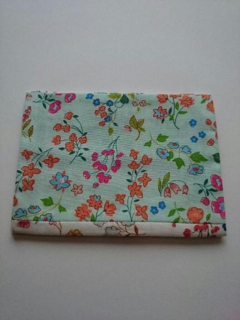 ハンドメイド☆カバー付きティッシュケース★収納ポケット付き☆カラフル花模様★ < 女性ファッション  ハンドメイド☆カバー付きティッシュケース★収納ポケット付き☆カラフル花模様★ < 女性ファッションの