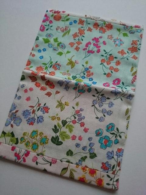 ハンドメイド☆カバー付きティッシュケース★収納ポケット付き☆カラフル花模様★ < 女性ファッション  ハンドメイド☆カバー付きティッシュケース★収納ポケット付き☆カラフル花模様★ < 女性ファッションの