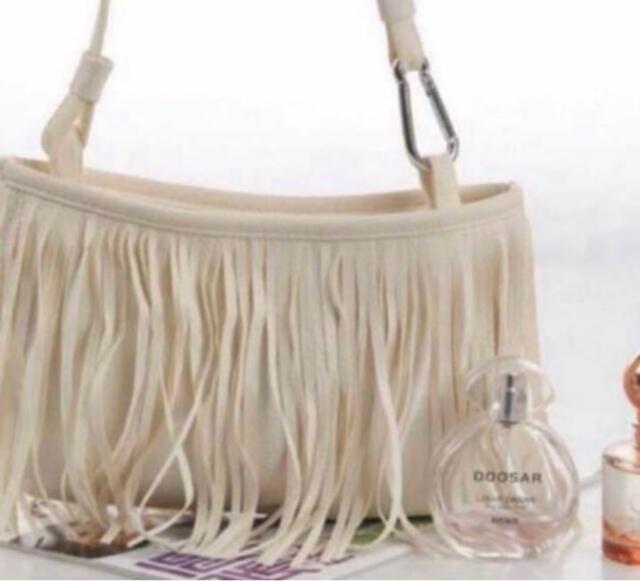 b197 ホワイトフリンジ ショルダーバッグ < 女性ファッション b197 ホワイトフリンジ ショルダーバッグ < 女性ファッションの