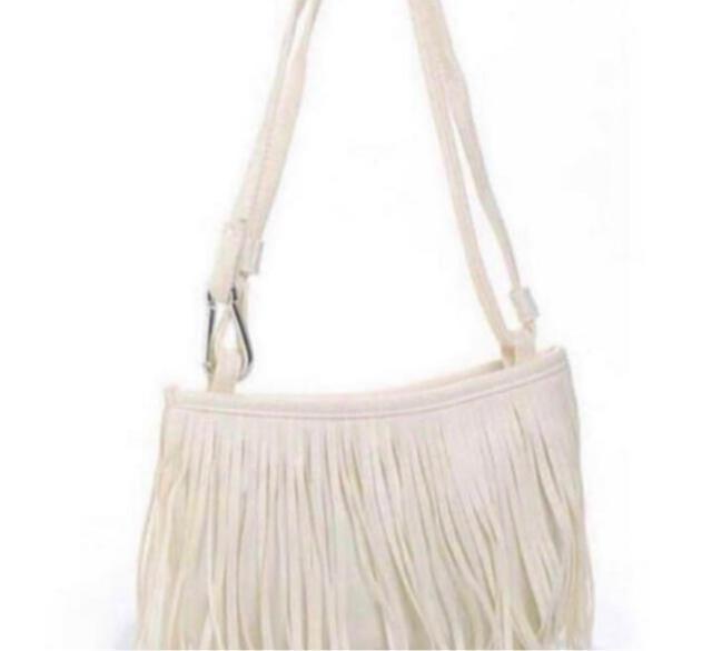 b197 ホワイトフリンジ ショルダーバッグ < 女性ファッション b197 ホワイトフリンジ ショルダーバッグ < 女性ファッションの