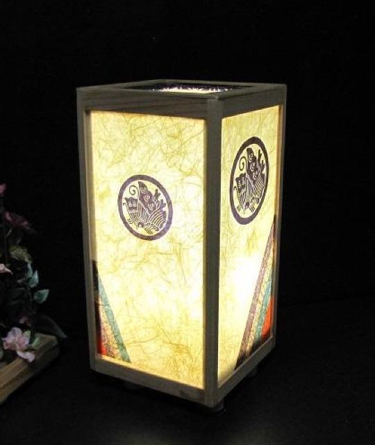 粗目和紙の温もりを/家紋の止まり木=「丸に揚羽蝶」/至福の灯火/LED・檜枠造・フイルム加工・軽量/ < 家電/AV  粗目和紙の温もりを/家紋の止まり木=「丸に揚羽蝶」/至福の灯火/LED・檜枠造・フイルム加工・軽量/ < 家電/AVの