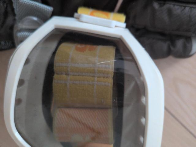 �X�L�[�E�X�m�[�{�[�h�p�O���[�u�ƃS�[�O���̃Z�b�g �� �z�r�[�� 