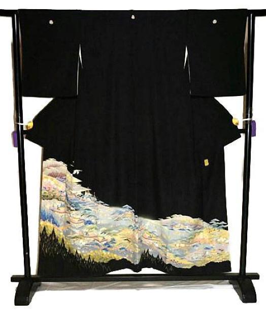 【最高峰】新品同様 本場加賀友禅作家【金津五津】山河風景文に鶴 丸に三つ葵 比翼付 黒留袖 身丈154cm 裄63cm T3527 < 女性ファッション  【最高峰】新品同様 本場加賀友禅作家【金津五津】山河風景文に鶴 丸に三つ葵 比翼付 黒留袖 身丈154cm 裄63cm T3527 < 女性ファッションの