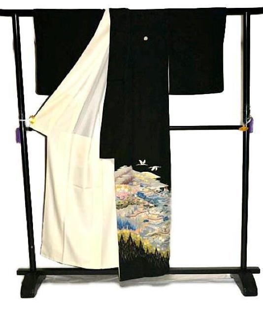 【最高峰】新品同様 本場加賀友禅作家【金津五津】山河風景文に鶴 丸に三つ葵 比翼付 黒留袖 身丈154cm 裄63cm T3527 < 女性ファッション  【最高峰】新品同様 本場加賀友禅作家【金津五津】山河風景文に鶴 丸に三つ葵 比翼付 黒留袖 身丈154cm 裄63cm T3527 < 女性ファッションの