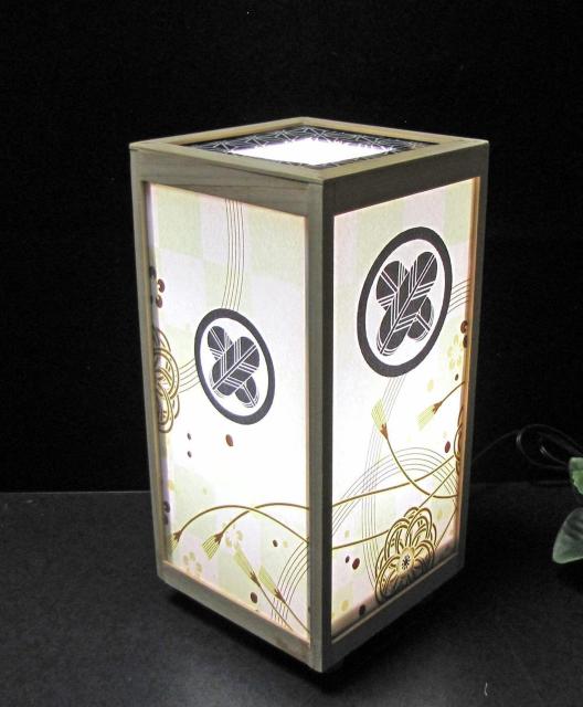 ★家紋の宿り木=「丸に違い鷹の羽」(家紋変更可)/至福の明り・温もりのひととき/LED・檜枠造・フイルム加工・軽量/ < 家電/AV  ★家紋の宿り木=「丸に違い鷹の羽」(家紋変更可)/至福の明り・温もりのひととき/LED・檜枠造・フイルム加工・軽量/ < 家電/AVの