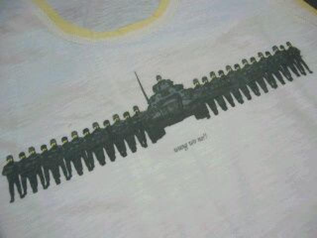 戦車&兵隊プリントタンクトップ ホワイト < 男性ファッション 戦車&兵隊プリントタンクトップ ホワイト < 男性ファッションの