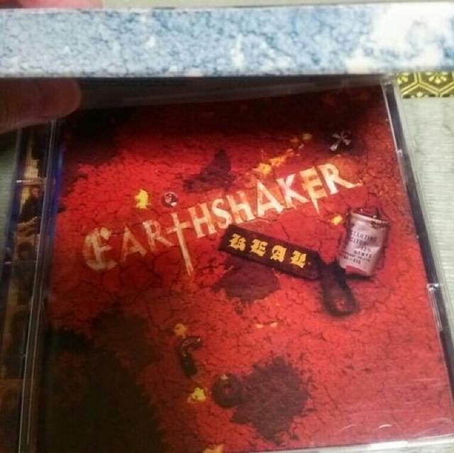 CD EARTHSHAKER REAL A[XVFCJ[ P[XɓĂ  ^gObY 