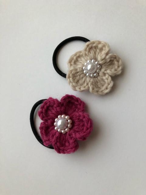 ハンドメイド ヘアゴム お花ふたつ♪ ウール100% axes好き 毛糸 < 女性ファッション  ハンドメイド ヘアゴム お花ふたつ♪ ウール100% axes好き 毛糸 < 女性ファッションの