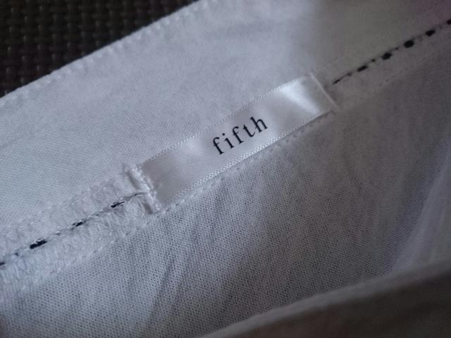 fifth フィフス☆コットンブラウス★ナチュラル☆ホワイト★ゆるカワ☆美品★ < 女性ファッション  fifth フィフス☆コットンブラウス★ナチュラル☆ホワイト★ゆるカワ☆美品★ < 女性ファッションの