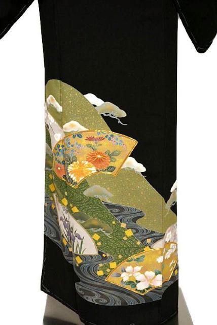黒留袖 中古 送料無料 身丈161.5cm 裄66cm 最高級 未使用品 金駒 金彩 地紙 流水 花尽くし 比翼付き T3584 < 女性ファッション  黒留袖 中古 送料無料 身丈161.5cm 裄66cm 最高級 未使用品 金駒 金彩 地紙 流水 花尽くし 比翼付き T3584 < 女性ファッションの