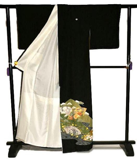 黒留袖 中古 送料無料 身丈161.5cm 裄66cm 最高級 未使用品 金駒 金彩 地紙 流水 花尽くし 比翼付き T3584 < 女性ファッション  黒留袖 中古 送料無料 身丈161.5cm 裄66cm 最高級 未使用品 金駒 金彩 地紙 流水 花尽くし 比翼付き T3584 < 女性ファッションの