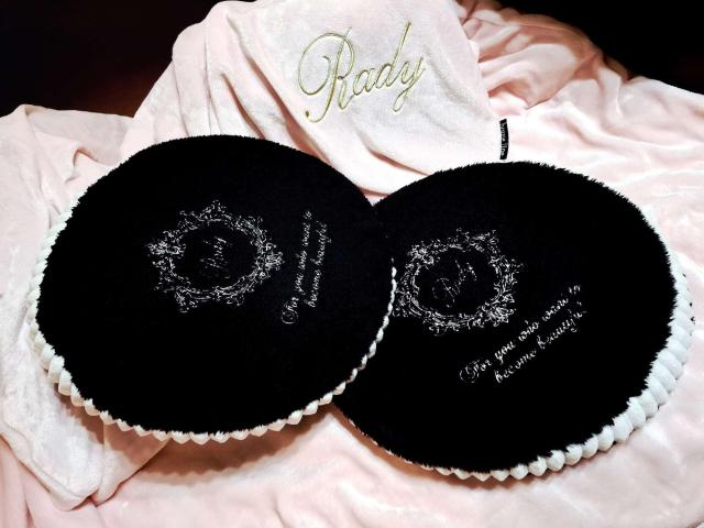 AI出品☆-Rady-☆2個セットホテルシリーズ/フレーム柄/円形クッション座布団/英ロゴ刺繍/ふわふわもっちり黒白*直径45cm < ブランド AI出品☆-Rady-☆2個セットホテルシリーズ/フレーム柄/円形クッション座布団/英ロゴ刺繍/ふわふわもっちり黒白*直径45cm < ブランドの