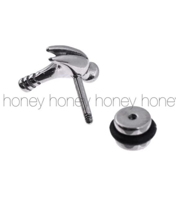 定価3,240円【新品未使用】ハンマースタッドピアス●専用袋付き●シルバー●男女兼用 < 男性アクセサリー/時計  定価3,240円【新品未使用】ハンマースタッドピアス●専用袋付き●シルバー●男女兼用 < 男性アクセサリー/時計の