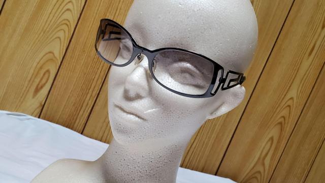 正規レア ヴェルサーチ グレカGエンブレム メタルロゴフレームサングラス 黒 シャイニーブラック 眼鏡〇ゴシックアートアイウェア < ブランド  正規レア ヴェルサーチ グレカGエンブレム メタルロゴフレームサングラス 黒 シャイニーブラック 眼鏡〇ゴシックアートアイウェア < ブランドの