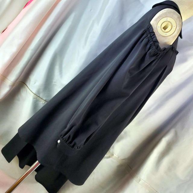 込み★ジェイミーエーエヌケー★肩出しアシンメトリーブラウス★M★訳アリ < 女性ファッション  込み★ジェイミーエーエヌケー★肩出しアシンメトリーブラウス★M★訳アリ < 女性ファッションの
