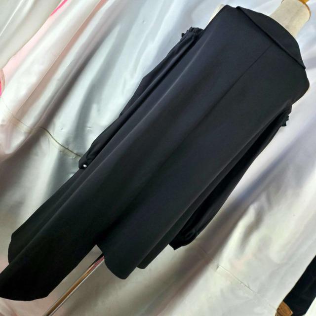 込み★ジェイミーエーエヌケー★肩出しアシンメトリーブラウス★M★訳アリ < 女性ファッション  込み★ジェイミーエーエヌケー★肩出しアシンメトリーブラウス★M★訳アリ < 女性ファッションの