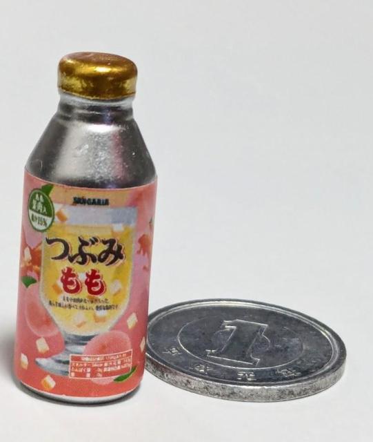 ミニチュア★つぶみ★もも★缶ジュース★デザイン違いあります★ドールハウスに★ < おもちゃ  ミニチュア★つぶみ★もも★缶ジュース★デザイン違いあります★ドールハウスに★  < おもちゃの