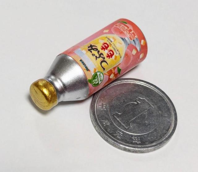 ミニチュア★つぶみ★もも★缶ジュース★デザイン違いあります★ドールハウスに★ < おもちゃ  ミニチュア★つぶみ★もも★缶ジュース★デザイン違いあります★ドールハウスに★ < おもちゃの