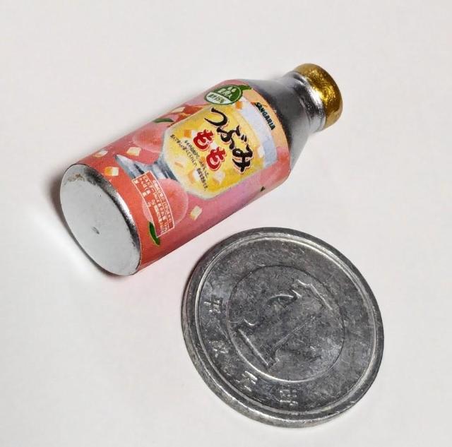 ミニチュア★つぶみ★もも★缶ジュース★デザイン違いあります★ドールハウスに★ < おもちゃ  ミニチュア★つぶみ★もも★缶ジュース★デザイン違いあります★ドールハウスに★ < おもちゃの