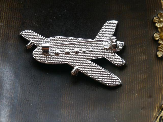 新品アンティーク調きらきらストーン ユニークな飛行機 航空機ブローチ < 女性アクセサリー/時計 新品アンティーク調きらきらストーン ユニークな飛行機 航空機ブローチ < 女性アクセサリー/時計の