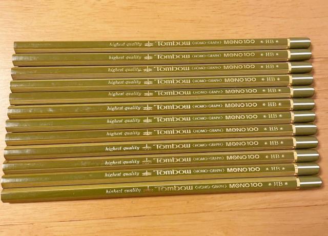 廃盤 TOMBOW 鉛筆 MONO 100 緑軸 1ダース < インテリア/ライフ 廃盤 TOMBOW 鉛筆 MONO 100 緑軸 1ダース < インテリア/ライフの
