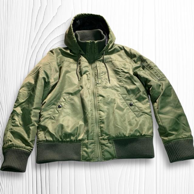 ブルースタンダード MA-1 フライトジャケット オリーブ 中綿入 フード付 Lサイズ ボンバージャケット ブルゾン アウター < 男性ファッション  ブルースタンダード MA-1 フライトジャケット オリーブ 中綿入 フード付 Lサイズ ボンバージャケット ブルゾン アウター < 男性ファッションの