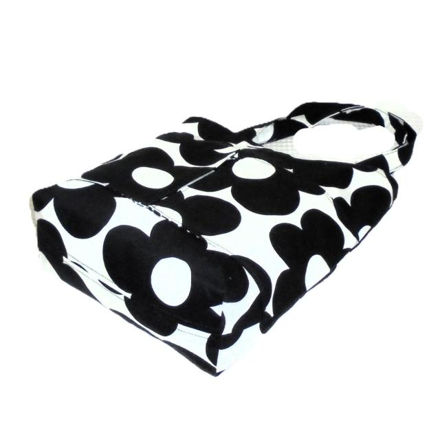 【くったりタイプ】【スクエアベーシックトートバッグ】【外ポケA】◆北欧◆黒い花×白地 < 女性ファッション 【くったりタイプ】【スクエアベーシックトートバッグ】【外ポケA】◆北欧◆黒い花×白地 < 女性ファッションの