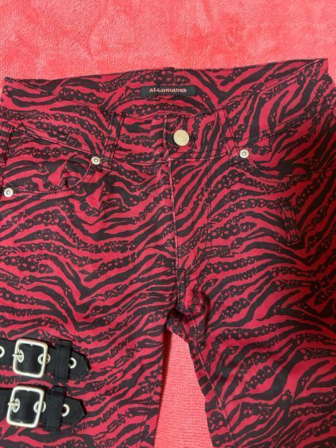 ALGONQUINS ベルトポイント装飾 ゼブラ風スカル柄 スキニーパンツ パンク 新品未使用 < ブランド ALGONQUINS ベルトポイント装飾 ゼブラ風スカル柄 スキニーパンツ パンク 新品未使用 < ブランドの