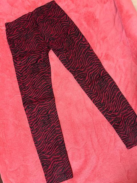 ALGONQUINS ベルトポイント装飾 ゼブラ風スカル柄 スキニーパンツ パンク 新品未使用 < ブランド ALGONQUINS ベルトポイント装飾 ゼブラ風スカル柄 スキニーパンツ パンク 新品未使用 < ブランドの